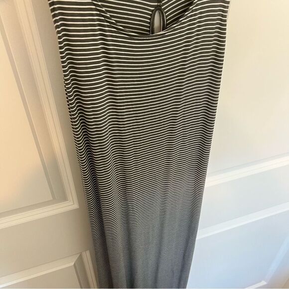 Eddie Bauer sleeveless striped maxi dress in Green / White | Size S - Picture 2 of 7